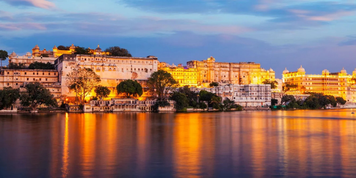 Best Group Travel Option: Udaipur to Ajmer Tempo Traveller Service